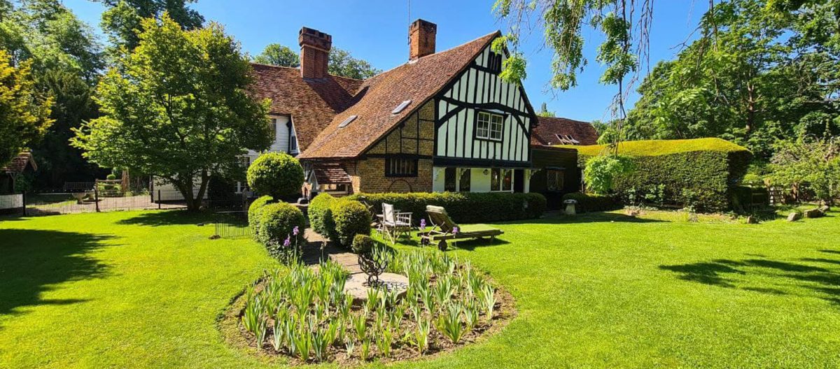 Contact Grange Guest House Pinner